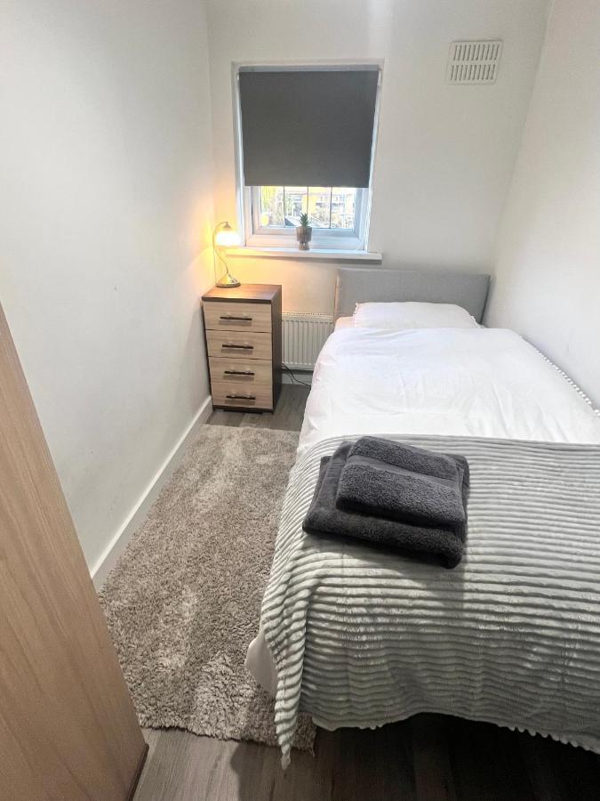 לונדון Lovely Single Room מראה חיצוני תמונה